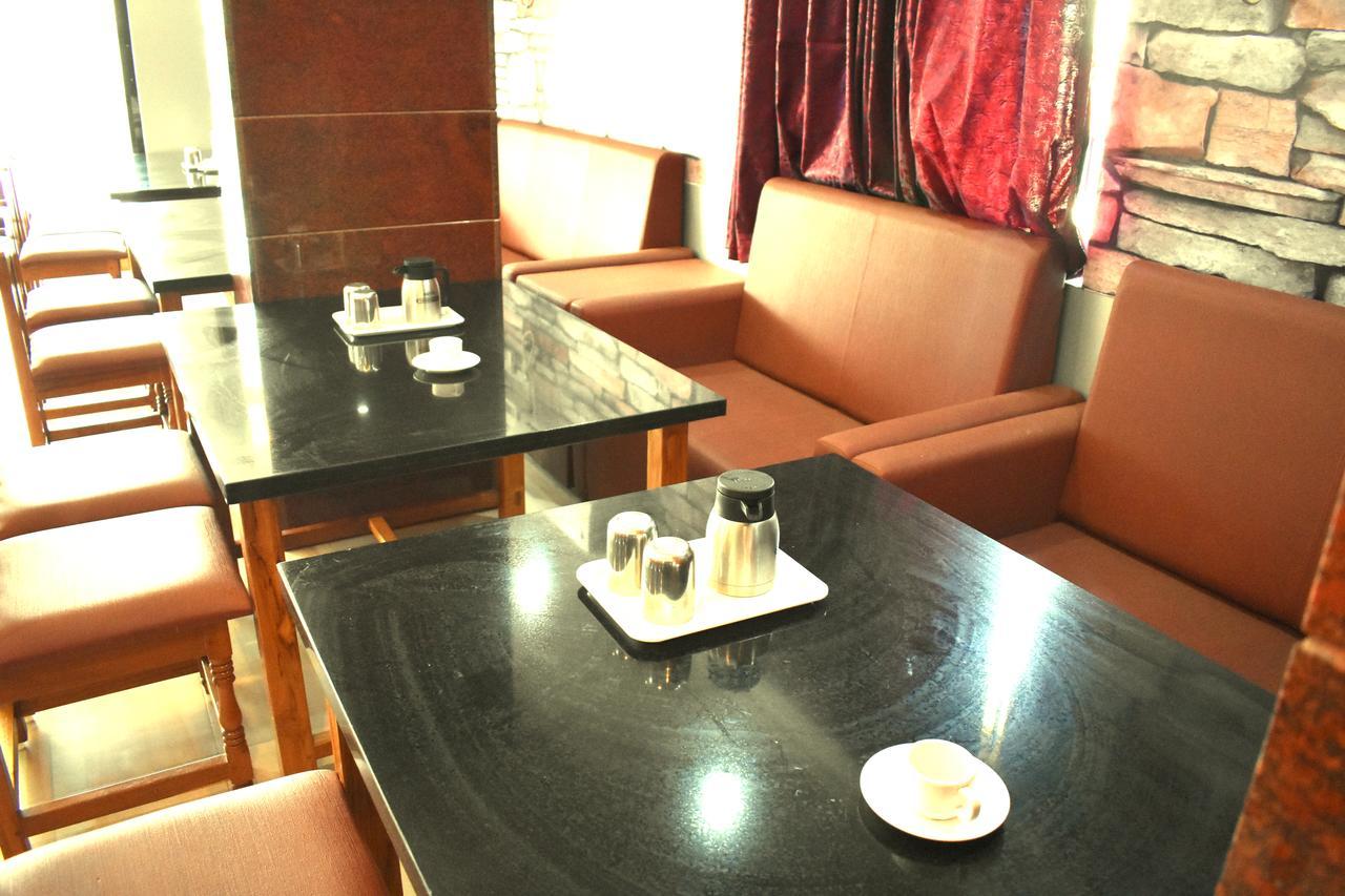 Hotel Apple Park Inn Tiruchirappalli Екстериор снимка